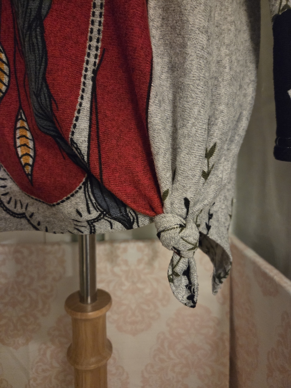 Seusyu Cartoon Game "Character" Shirt - Sweater - Dress - Top Asymmetrical Side - Picture 4 of 15